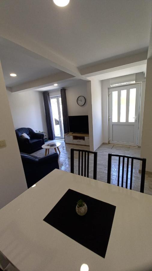 Apartments Mocici Екстериор снимка
