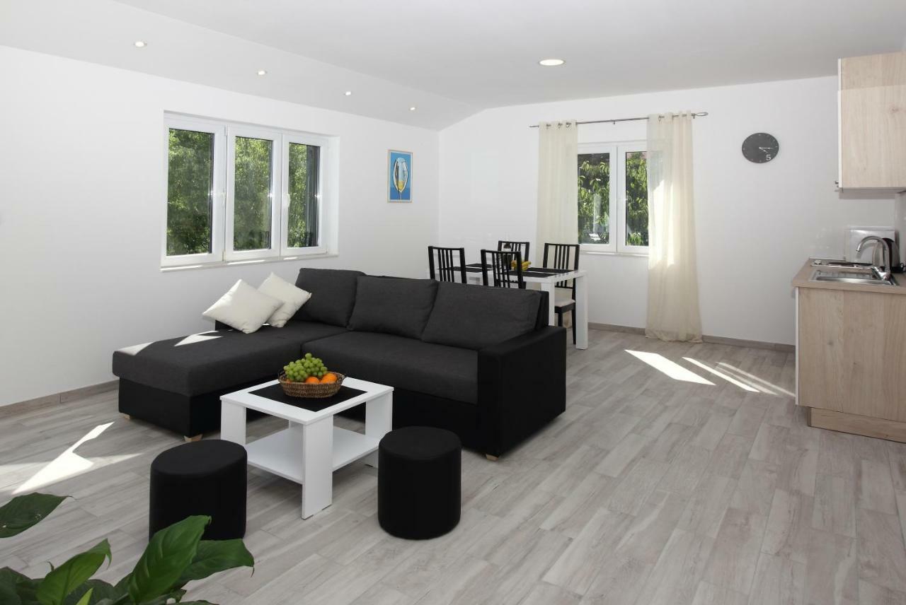 Apartments Mocici Екстериор снимка